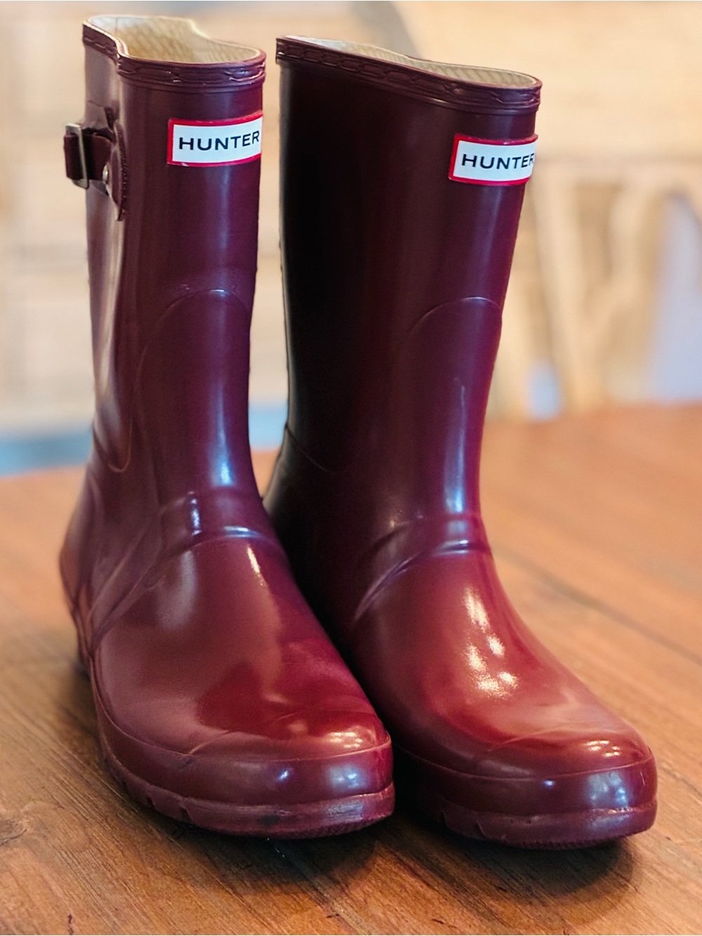 Hunter Red Gloss Rain Boots. Short with buckle. Unisex size men 8 women 9 - Picture 7 of 11